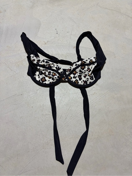 Beach Bunny Other - Beach bunny Women's cheetah Print Bikini Top large